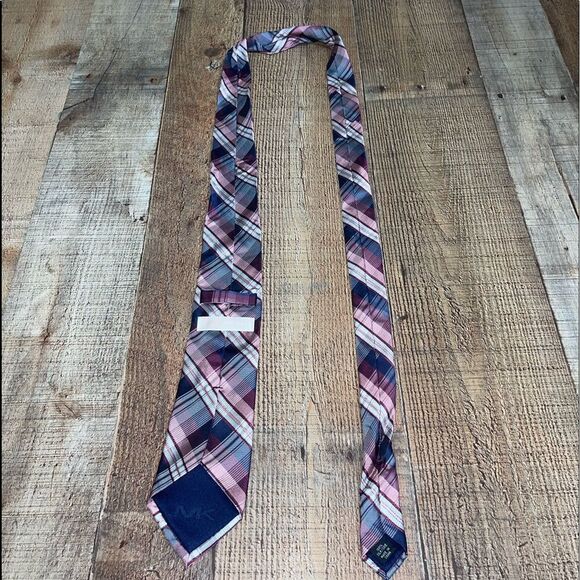 Michael Kors plaid tie - Picture 2 of 4